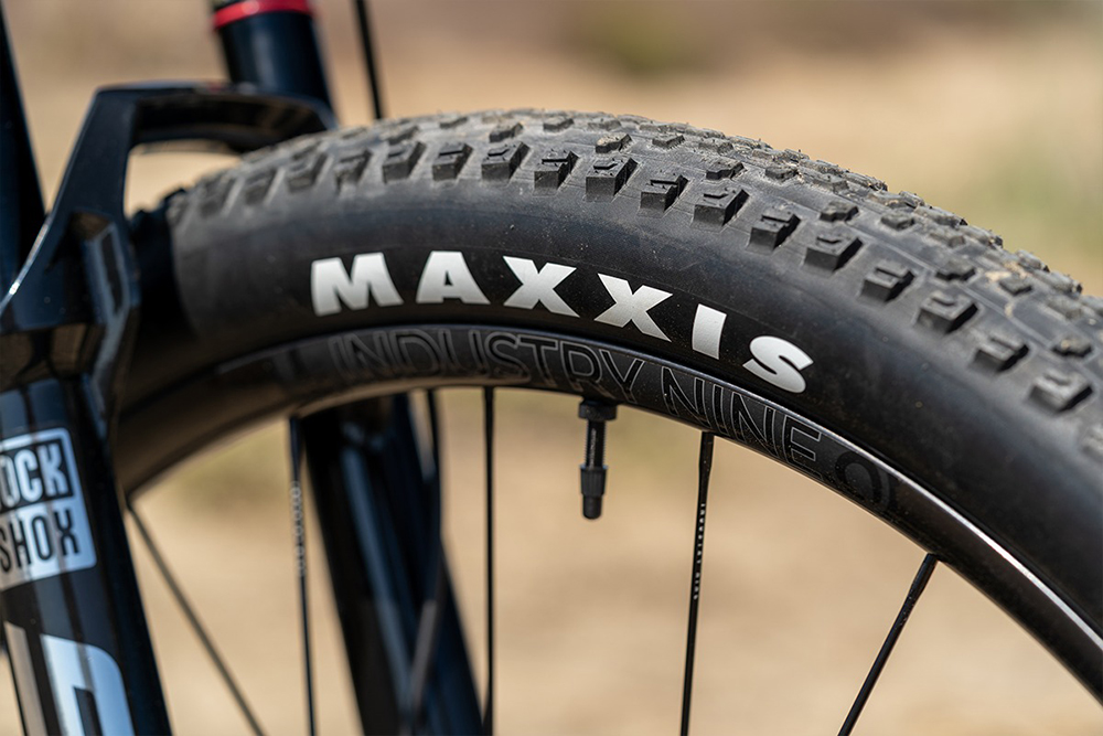 Hàng chính hãng từ Vòng Xanh – Giải pháp bảo vệ người tiêu dùng trước lốp Maxxis giả, nhái