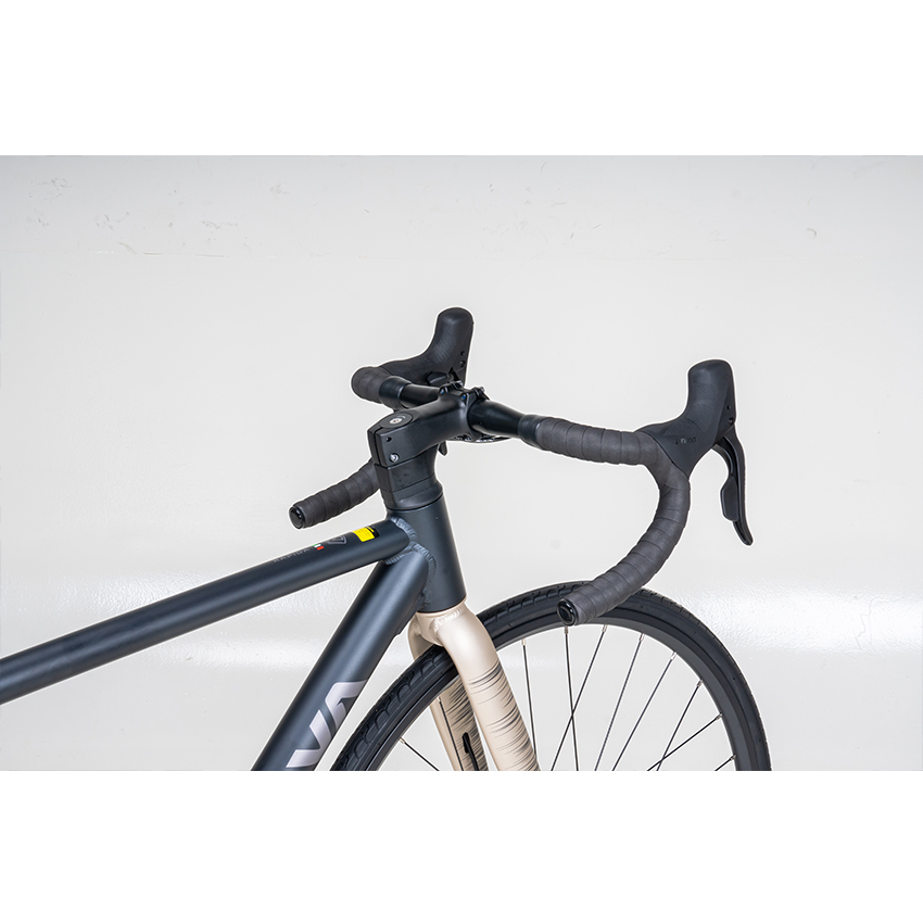 https://api.xedap.vn/products/JAVA/rapida-black-6.jpg